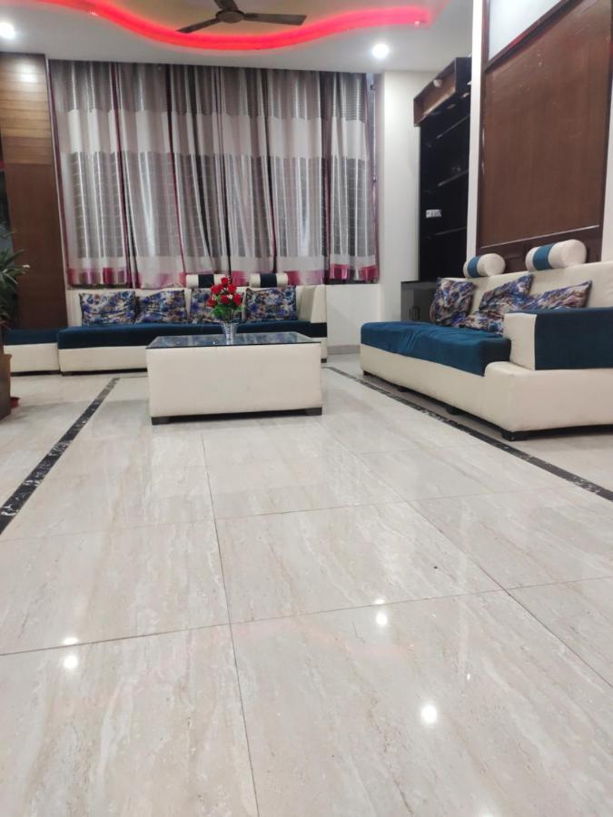 Hotel Kb Square Near Chandigarh Railway Station Exterior foto