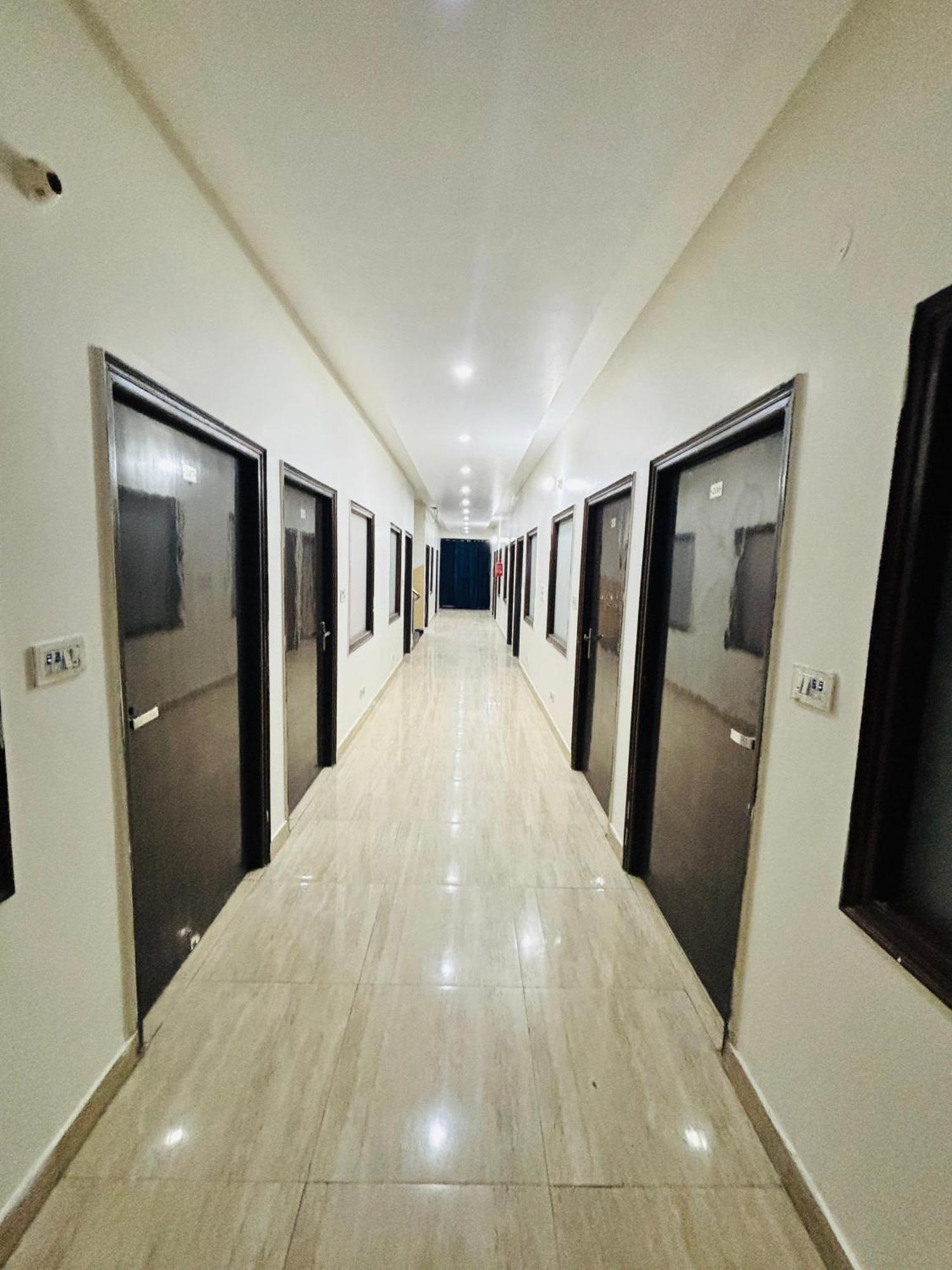 Hotel Kb Square Near Chandigarh Railway Station Cameră foto