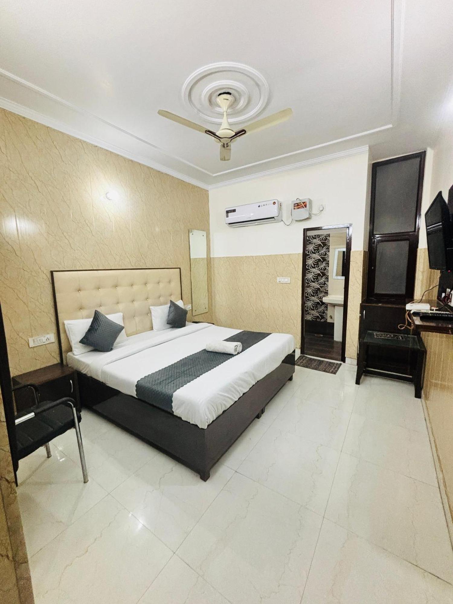 Hotel Kb Square Near Chandigarh Railway Station Cameră foto