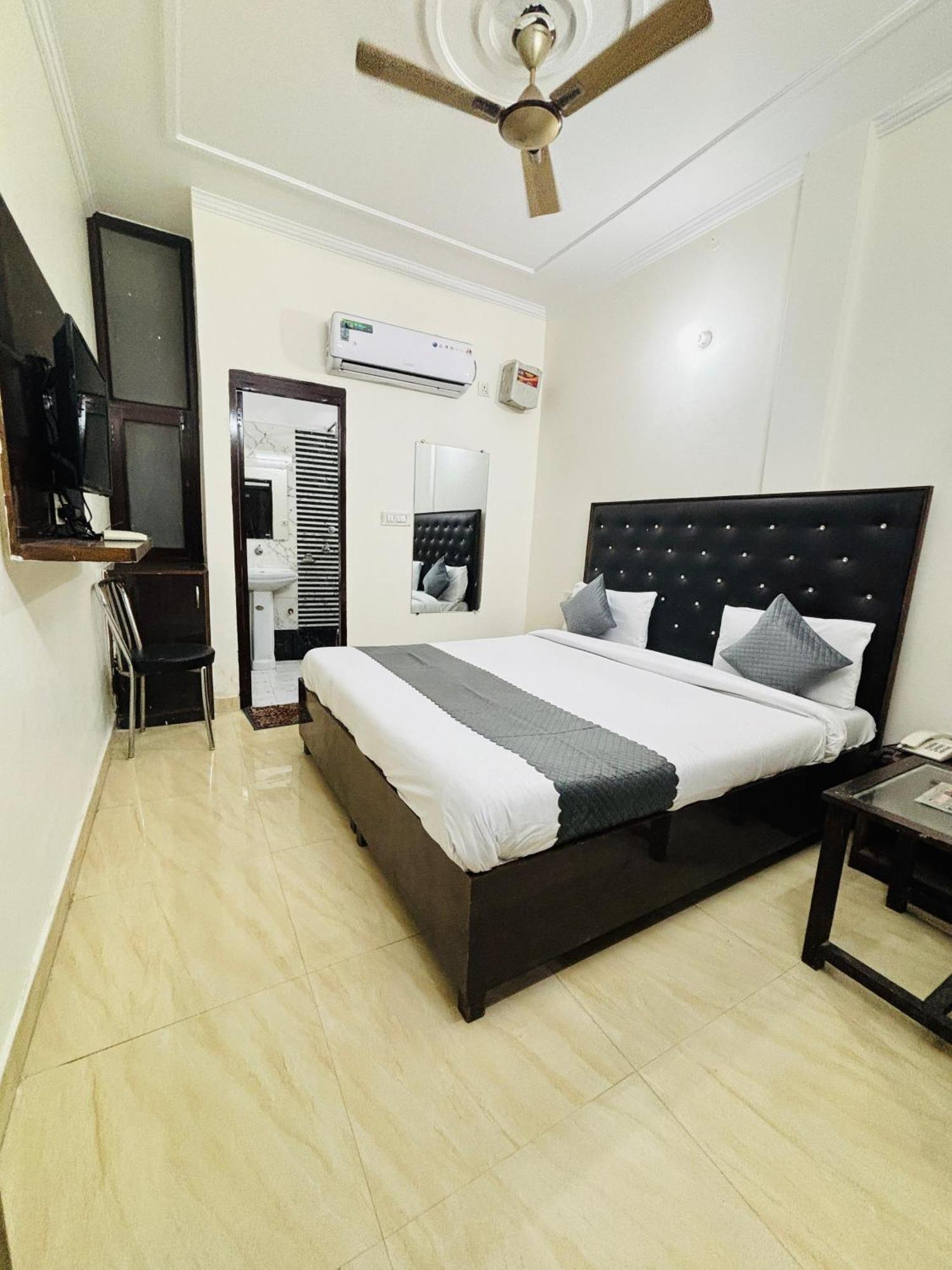 Hotel Kb Square Near Chandigarh Railway Station Cameră foto